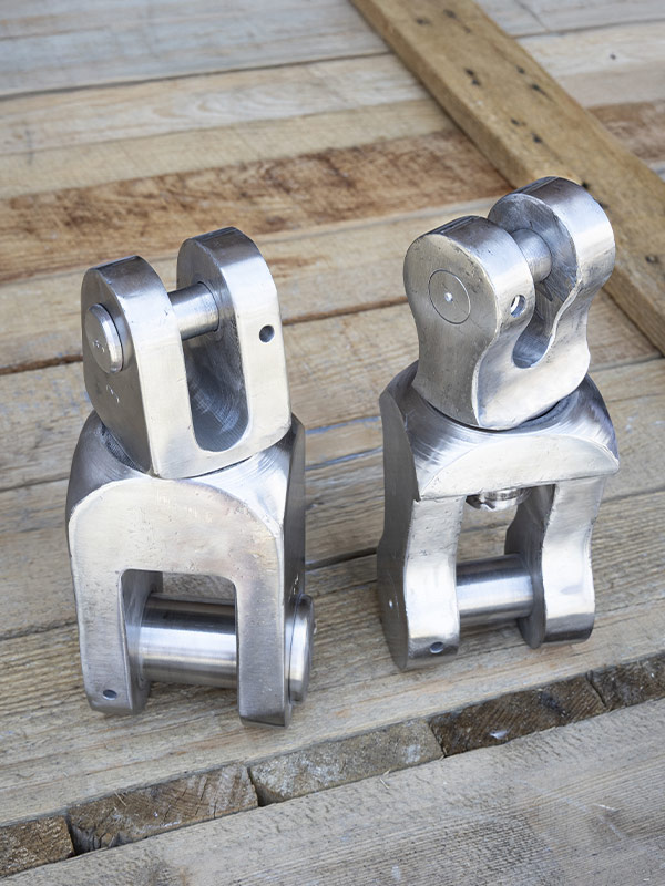 Swivel Crown Shackle Type A And B